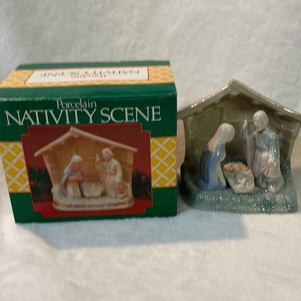 Porcelain Christmas Nativity Scene 4X4” by Giftco With Original Box!